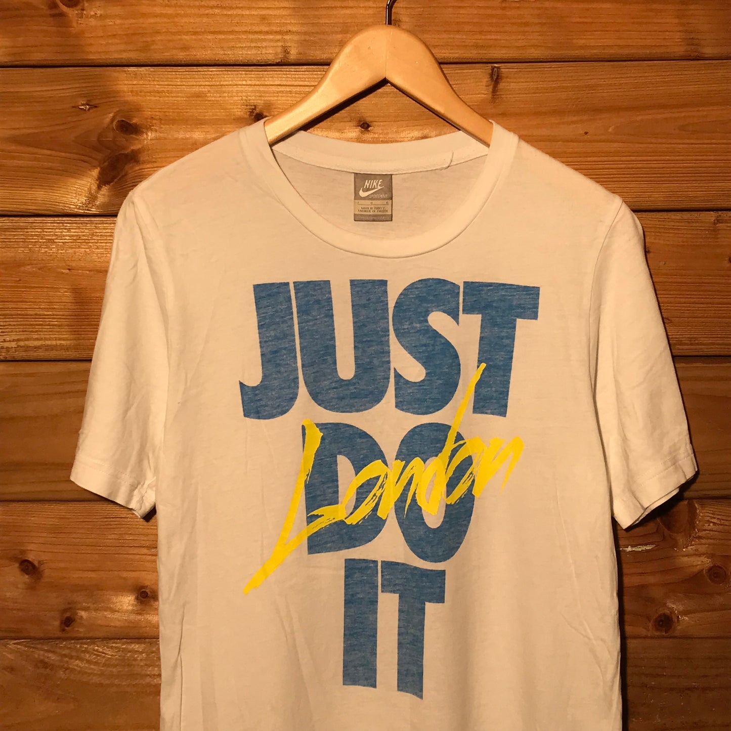 Nike Slogan London t shirt